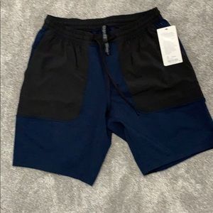 Lulu lemon city commute shorts 11” seam